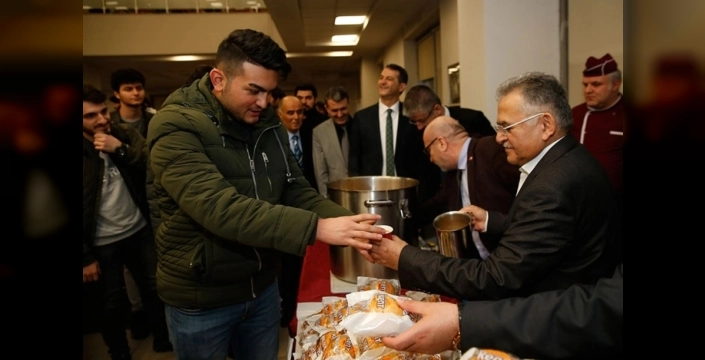 Kayseri'den gençlere sıcacık bir dokunuş: 1.4 milyon bardak çorba dağıtıldı