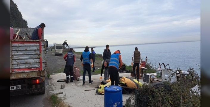 Kdz. Ereğli'de plajlar bölgesi kaçak yapılardan temizlendi