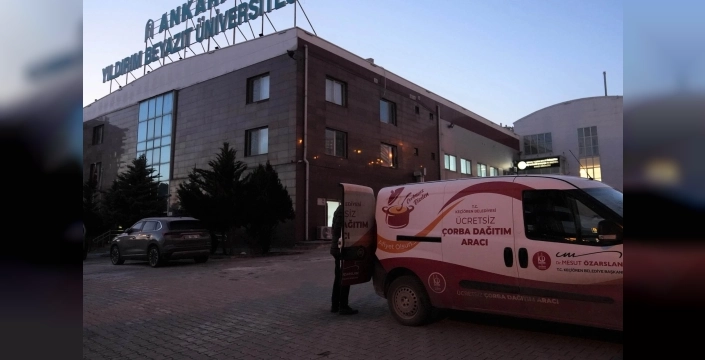 Keçiören'de sabahın erken saatlerinde sıcak çorba ikramı başladı