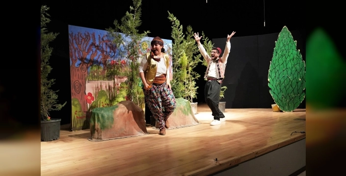 Keçiören'de ücretsiz tiyatro gösterimleri çocukları eğlendiriyor