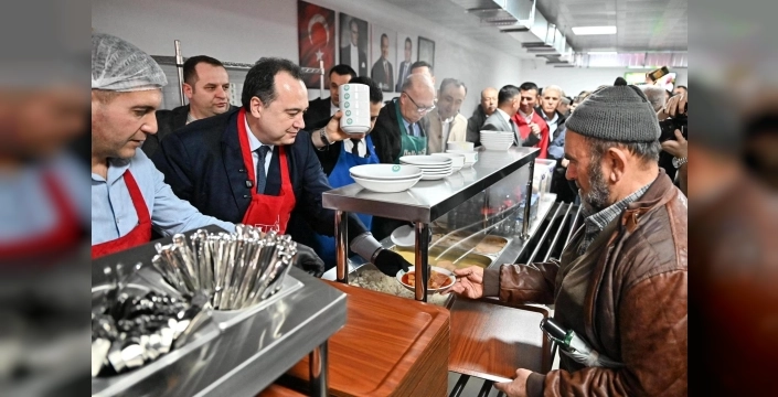 Kırkağaç'ta Umut Sofrası Açıldı: Kent Lokantası, Halk Mandıra ve Ekmek Büfesi Hizmete Girdi