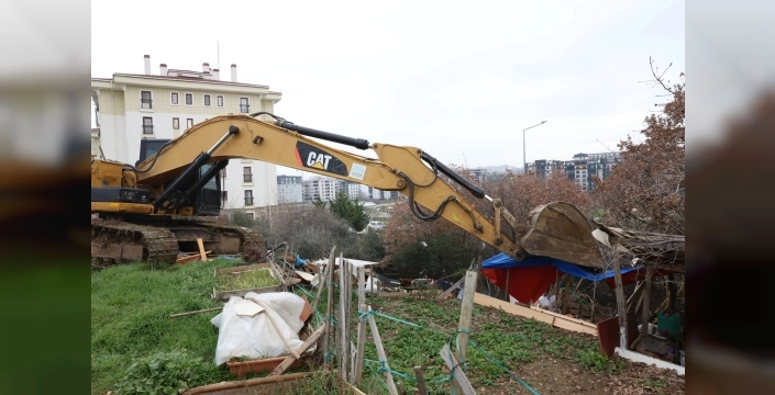 Nilüfer Belediyesi, kaçak barakalara göz açtırmıyor