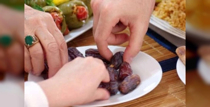 Ramazan'da hem oruç tut hem de formda kal: Diyetisyenden şaşırtan öneriler!