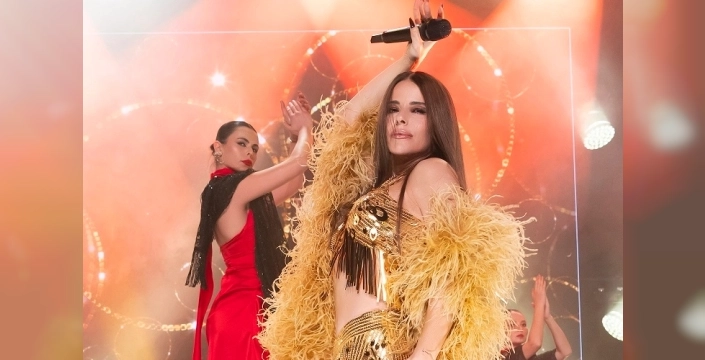 Simge Sağın, Bostancı'yı dolduran hayranlarına unutulmaz bir gece yaşattı