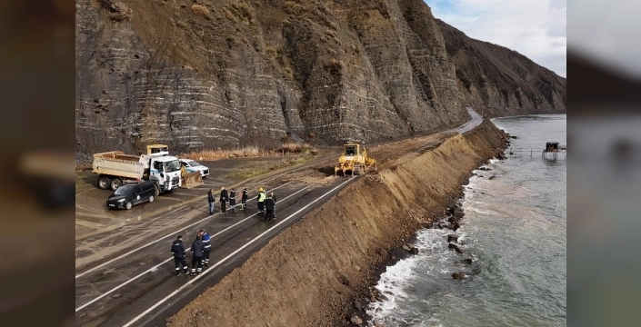 Tekirdağ'da heyelan tehlikesi olan yol güvenli hale getiriliyor