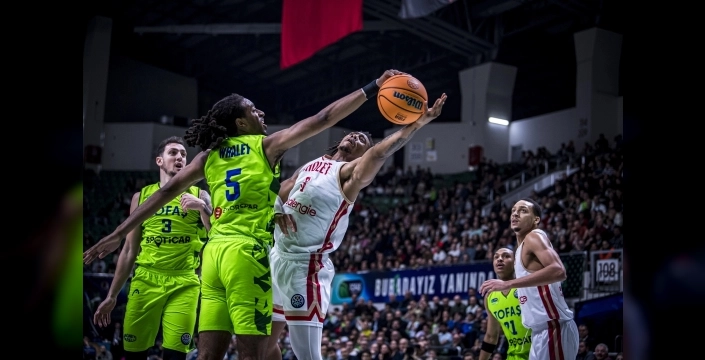 Tofaş, play-in serisine galibiyetle başladı: Cholet Basket'i evinde devirdi!