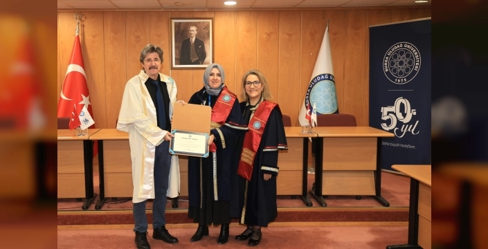 Uludağ Üniversitesi'nde profesörlük sevinci: Belgeler törenle verildi
