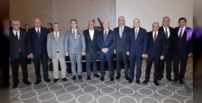 Vali Köşger'den Adanalılara Veda: 'Dostluklar Mezara Kadar Sürecek