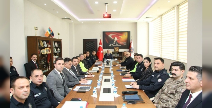 Vali Polat'tan Kars Emniyeti'ne stratejik ziyaret: 2026 güvenlik hedefleri belirlendi