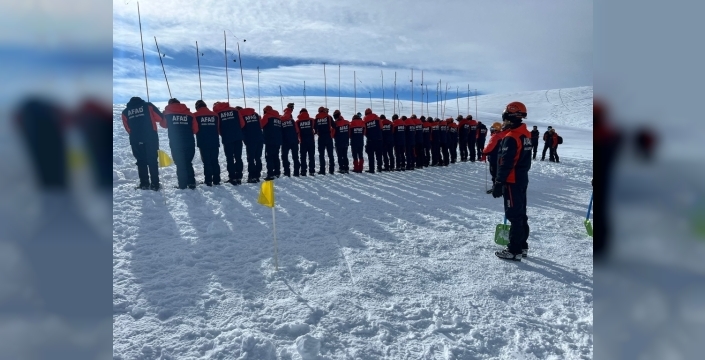 Van'da AFAD ekiplerine çığda arama kurtarma eğitiminin ilk aşaması tamamlandı