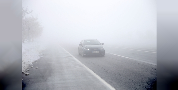 Van ve Bitlis'te kar ve tipi 33 köyü dünyadan kesti