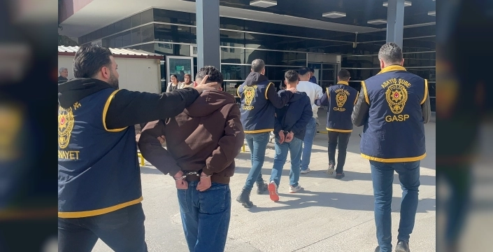 Adıyaman'da bıçaklı kavga: Bir kişi ağır yaralandı, üç şüpheli gözaltında