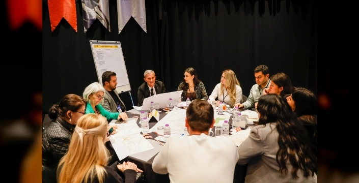 Antalya'da 2040 ulaşım vizyonu için kilit buluşma: Raylı sistemler, bisiklet yolları ve yayalaşma masada!