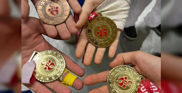 Balıkesirli sporculardan güreş ve judoda 18 madalyalık muhteşem başarı!