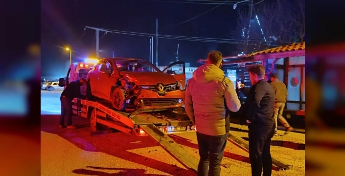 Bilecik'te iki araç çarpıştı: 5 kişi yaralandı