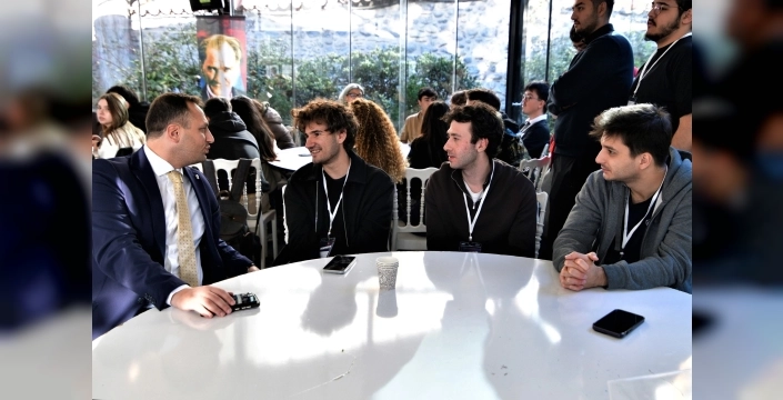 Bornova'da gençlere umut olacak şeffaf burs dayanışması başlıyor