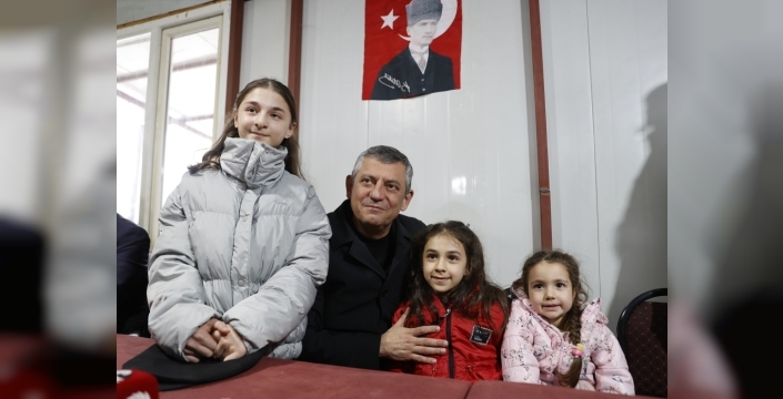 CHP Lideri Özgür Özel, Malatya'da Vatandaşlarla Buluştu, Cami Müjdesi Verdi