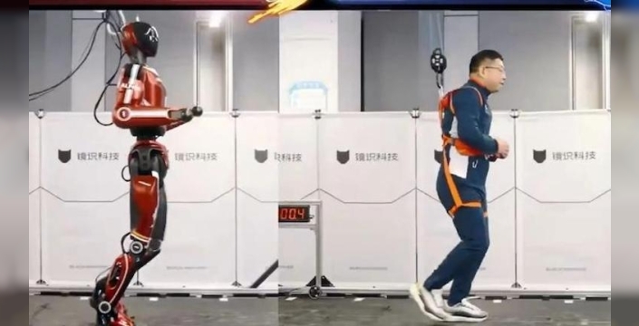 Çinli robot Bolt, saniyede 10 metre ile insan hızına meydan okuyor