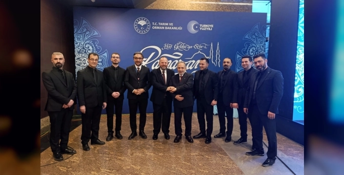 Cumhurbaşkanı Erdoğan'ın iftarında sahne alan belediye işçilerinden oluşan Grup Şantiye büyük alkış aldı