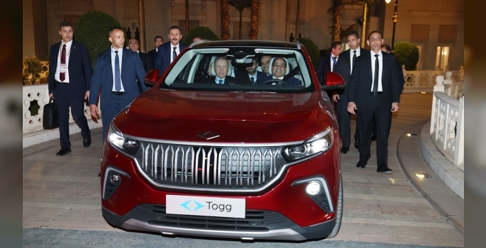 Cumhurbaşkanı Erdoğan, Mısır Cumhurbaşkanı Sisi'ye Togg hediye etti