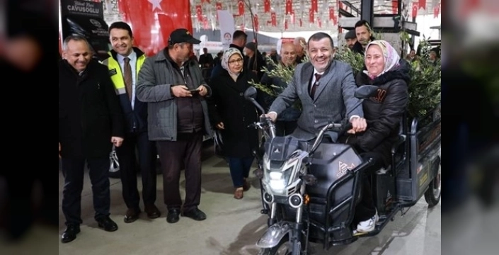 Denizli'de üreticiye büyük destek: Honaz'a 4 bin 236 zeytin fidanı dağıtıldı