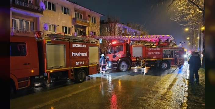 Erzincan'da apartman yangınında 8 kişi dumandan etkilendi
