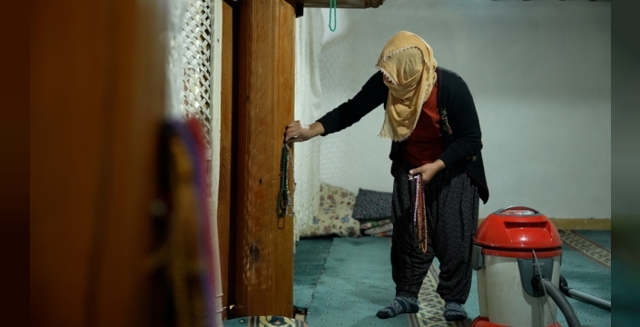 Erzincan'daki tarihi cami, ramazan öncesi gönüllü kadınlar tarafından temizlendi