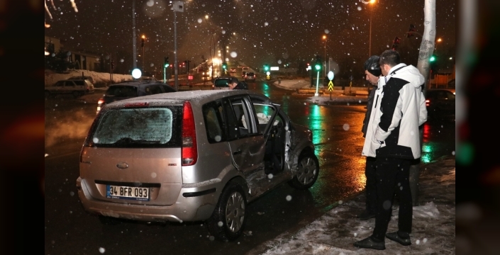 Erzurum'da zincirleme kaza: 9 kişi yaralandı
