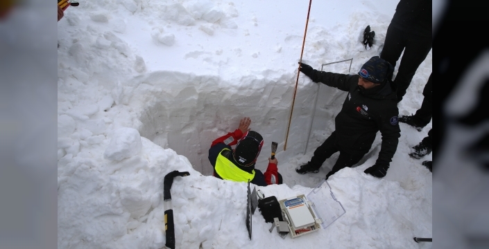 Erzurum'un gönüllüleri kışa hazır: Çığ felaketlerine karşı gücünü artırıyor