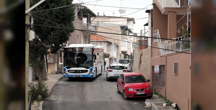 İzmirliler, alçak tabanlı otobüs talebinin karşılandığını duyurdu