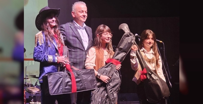 İzmitli genç yetenek Zehra Erdem'den ses yarışmasında çifte zafer!
