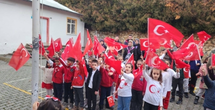 Keban'da ikinci dönem heyecanı bayraklarla başladı