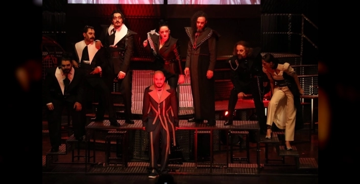 Konya Şehir Tiyatrosu'nun 'V. Frank' oyunu 'Yılın Oyunu' ödülüne layık görüldü