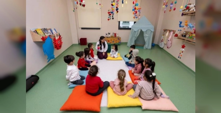 Mersin'de çocukların gelişimine katkı sağlayan ücretsiz atölyeler yoğun ilgi görüyor