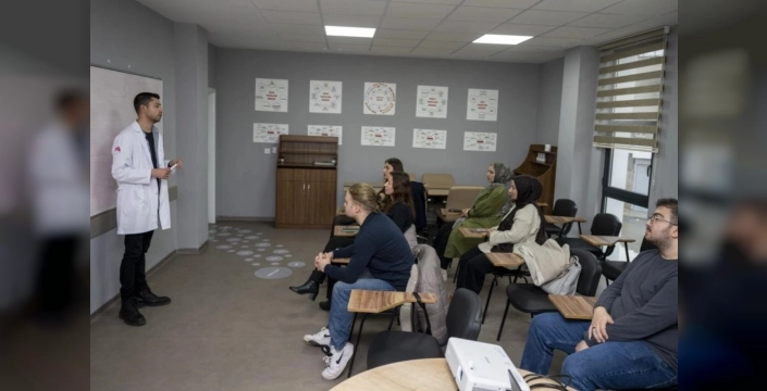 Mersin'de MERCEK eğitimleri turizm sektörüne nitelikli personel yetiştiriyor