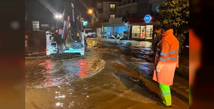 Milas Belediyesi'nden sağanak ve fırtınaya karşı 7/24 mesai!