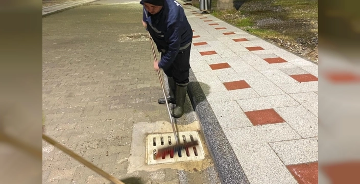 Milas'ta şiddetli yağış alarmı: Belediye ekipleri seferber oldu