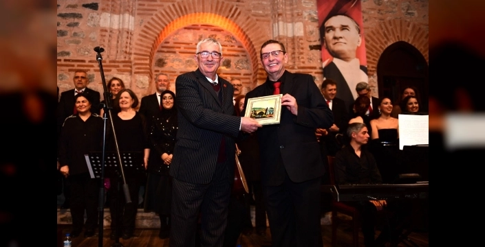 Osmangazi'de türkü dolu bir gece: Anadolu ezgileri sanatseverlerle buluştu