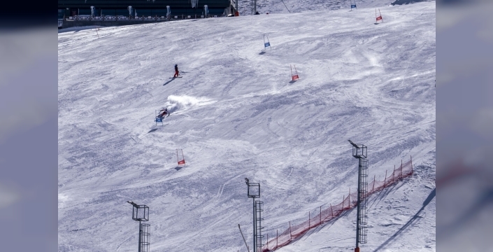 Ramazan ayında Palandöken'de kayak keyfi: Tatilciler pistlerde buluştu