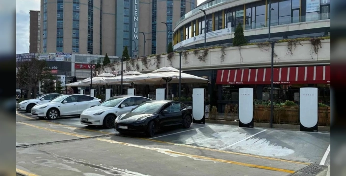 Tesla, İstanbul'da yeni Supercharger istasyonunu hizmete sundu