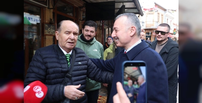 Üsküp sokaklarında Erdoğan sevgisi coştu: Başkan Büyükakın'dan selamlar!