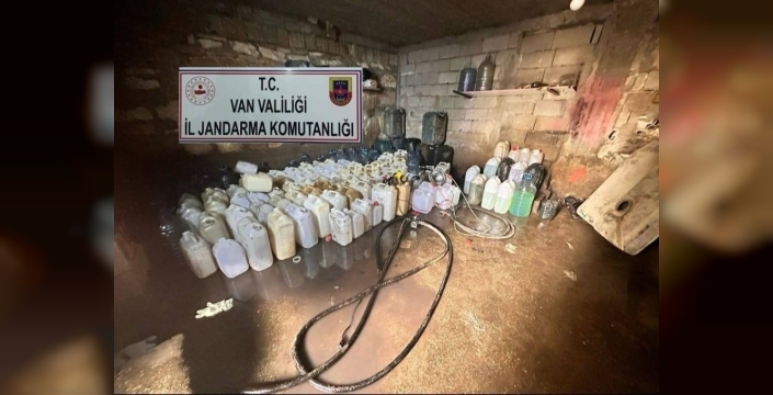 Van'da büyük operasyon: Kaçak akaryakıt stoğu imha edildi!