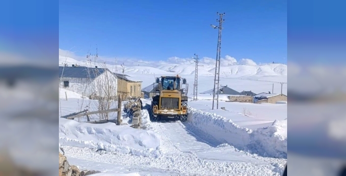 Van'da Kışla Mücadele Sürüyor: 292 Yerleşim Yerinin Yolu Açıldı
