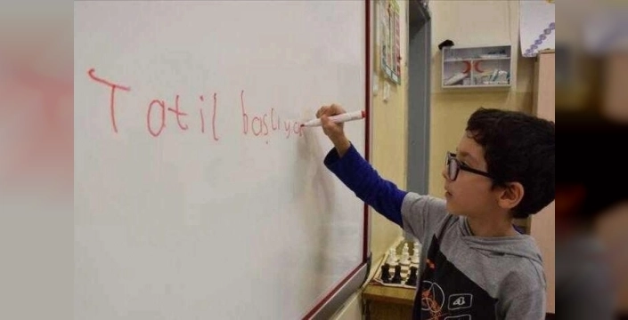 18 milyon öğrenci 9 günlük ara tatile başlıyor: MEB'den tatil kitapları müjdesi!
