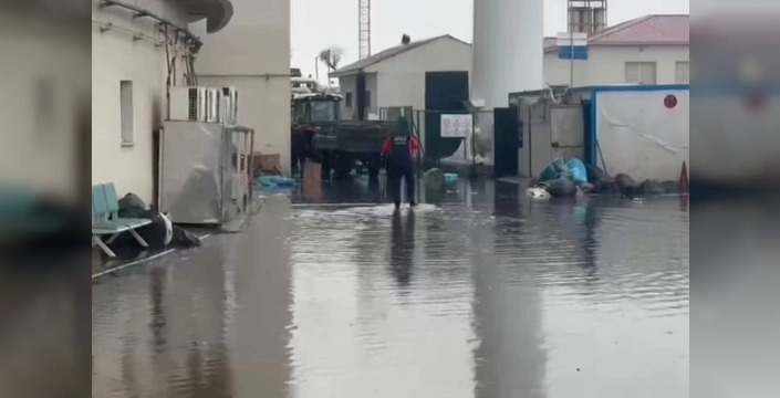 Ağrı'da sağanak etkili oldu: Ekipler seferber