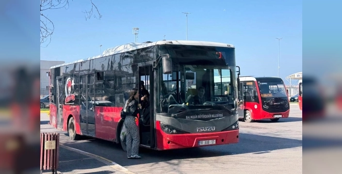 Bandırma'da Ulaşım Devrimi: 17 Otobüs Yenilendi, Öğrencilere Ücretsiz Taşımayla Destek