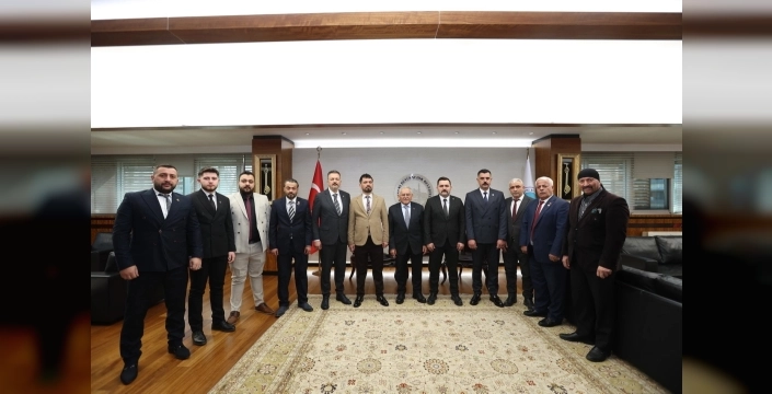 Başkan Büyükkılıç'tan Alperen Ocakları'na anlamlı ziyaret: Muhsin Yazıcıoğlu'nu andı
