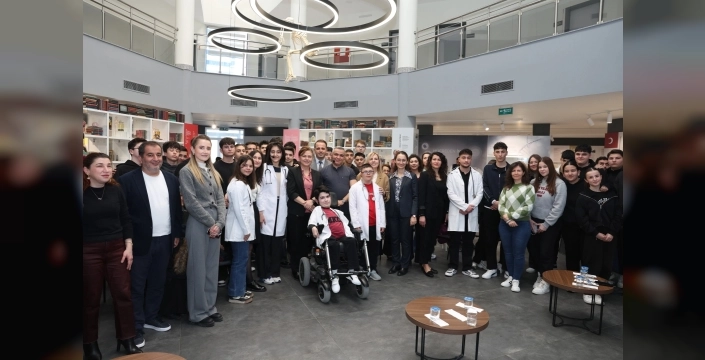 Başkan Şadi Özdemir, sağlık çalışanlarına minnettar olduğunu vurguladı