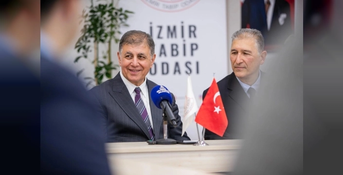 Başkan Tugay'dan sağlık çalışanlarına Tıp Bayramı'nda özel teşekkür