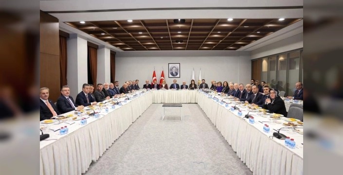 Belediye başkanları AK Parti'de buluştu: Şehirler için yeni projeler masada!